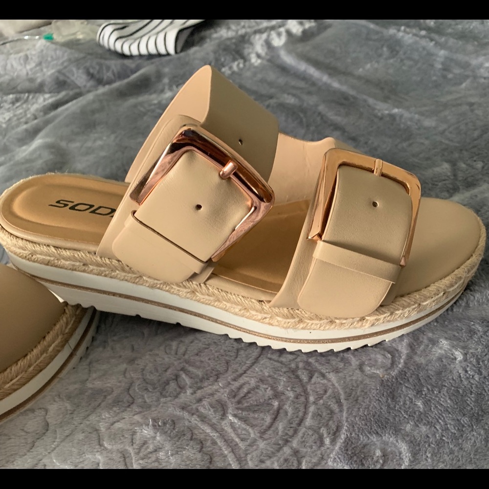 Soda platform sandal